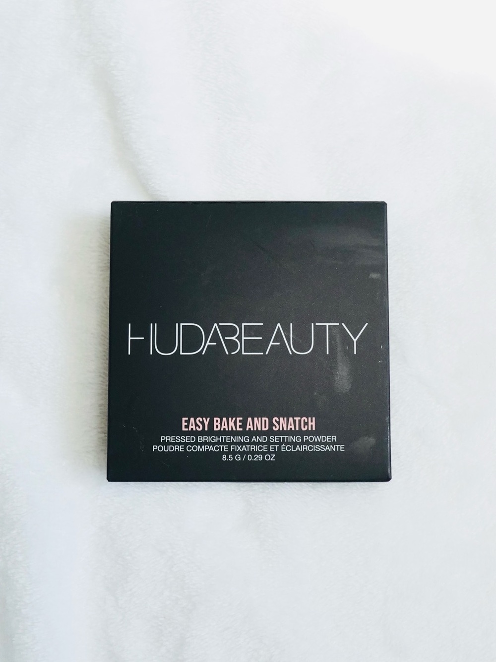 Huda Beauty Easy Bake n Snatch Pressed Brightening n Setting Powder - Cupcake